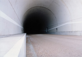 Tunnel en béton projeté
